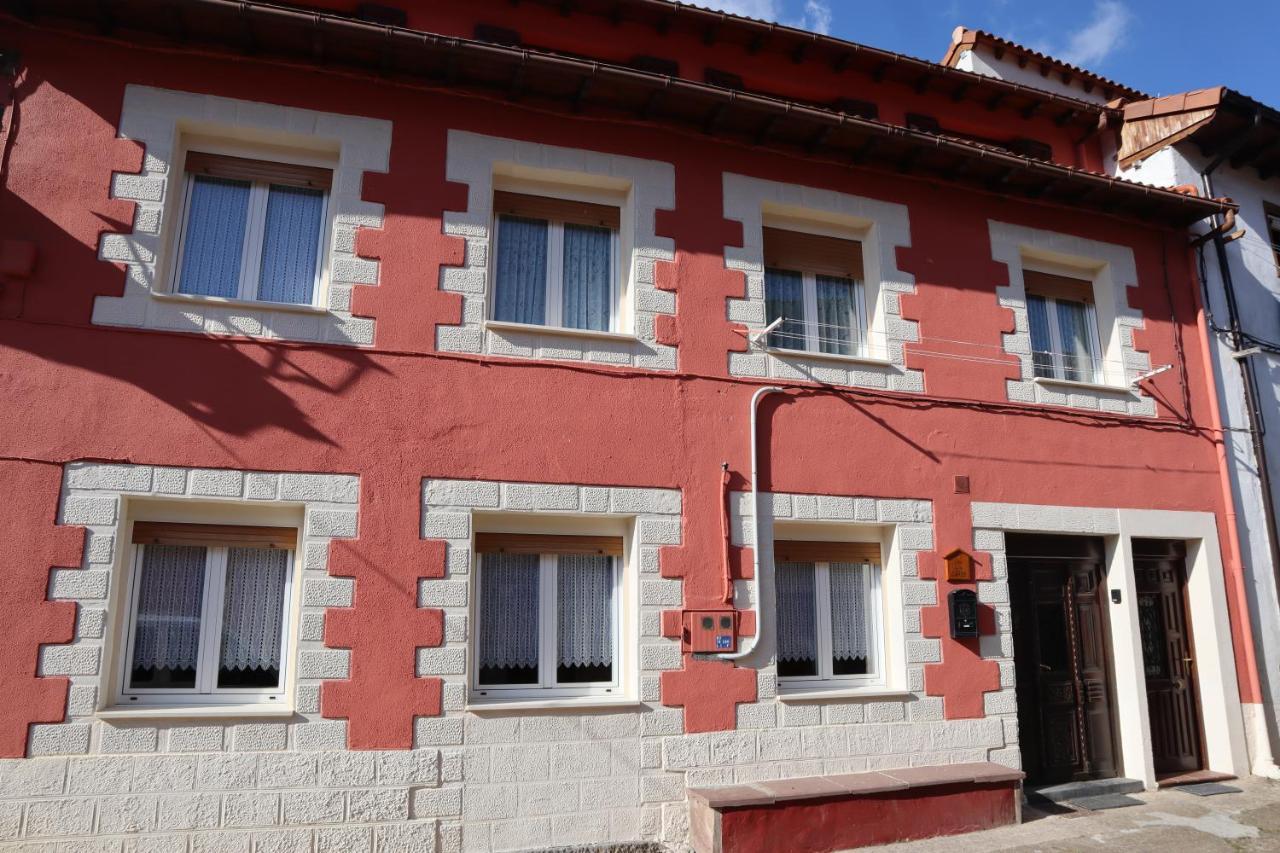 Casa Rural Cares Santa Maria de Valdeon Exterior foto